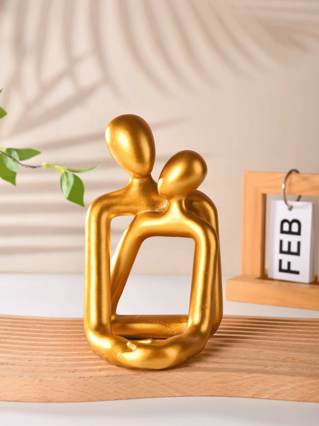 1 Piece Creative Couple Figurines Sculpture Candle Holder for Modern Home Decoration Such as Living Room, Desk, Bedroom Bedside Table, Etc. Anniversary Gift for Mom, Valentine'S Day Gift Halloween Candlestick Decoration Gifts, Christmas Warm Decoration Candlestick Gifts