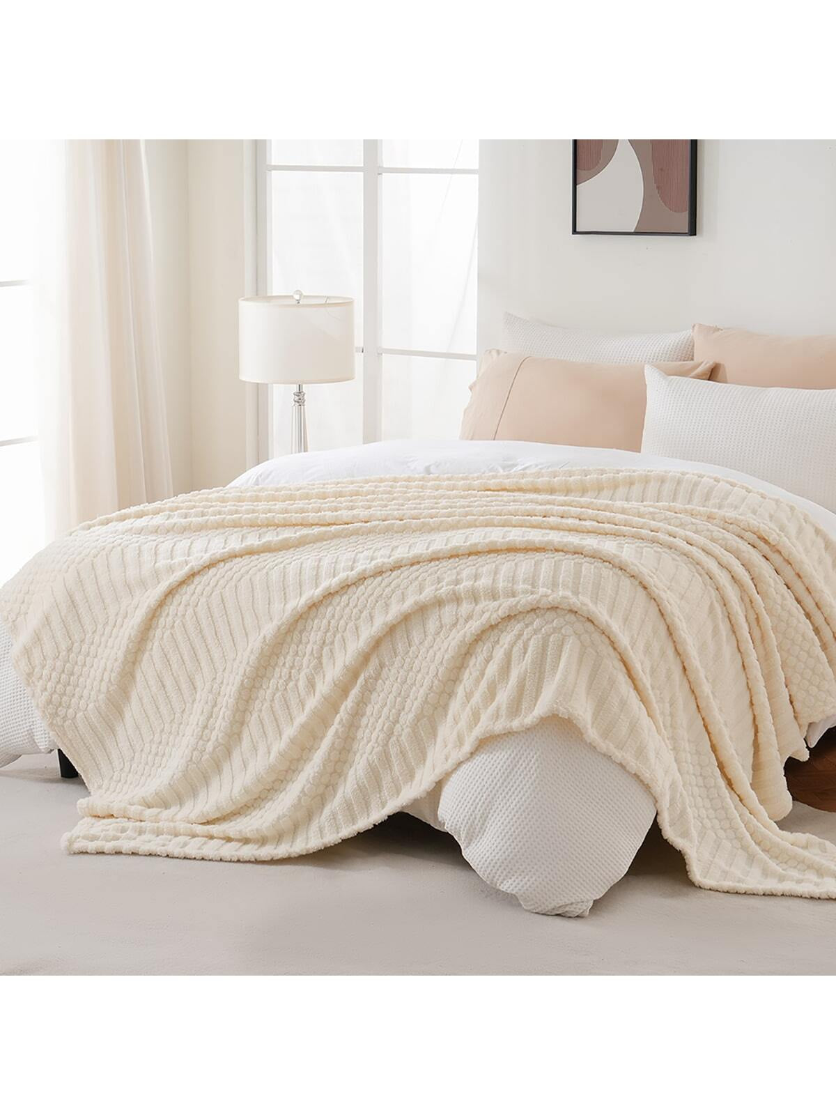 Throw Blanket for Couch-Soft White Boho Bed Throw Blanket,Fleece Cozy Blanket for Autumn,Cute White Fluffy Lightweight Blankets&Throws for Sofa,Chair,Home Decor,Woman,Man