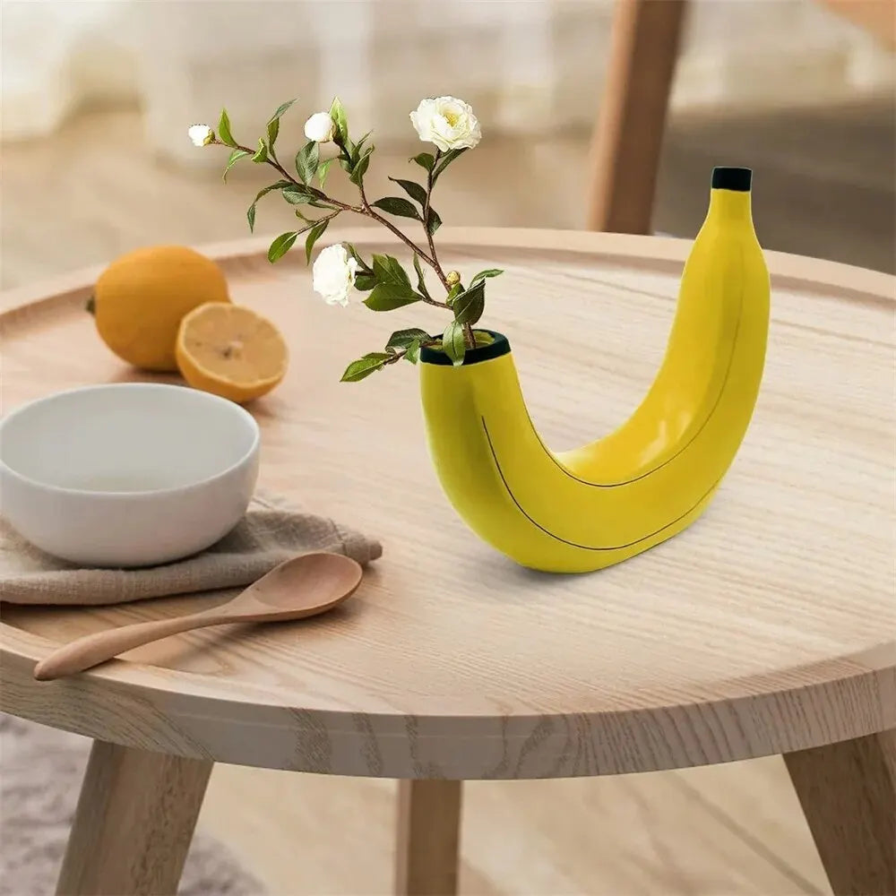 Banana Vase Resin Flower Vase Cute Banana Shape Tabletop Decorative Vase for Flowers Arrangement Living Room Bedroom Home Decor