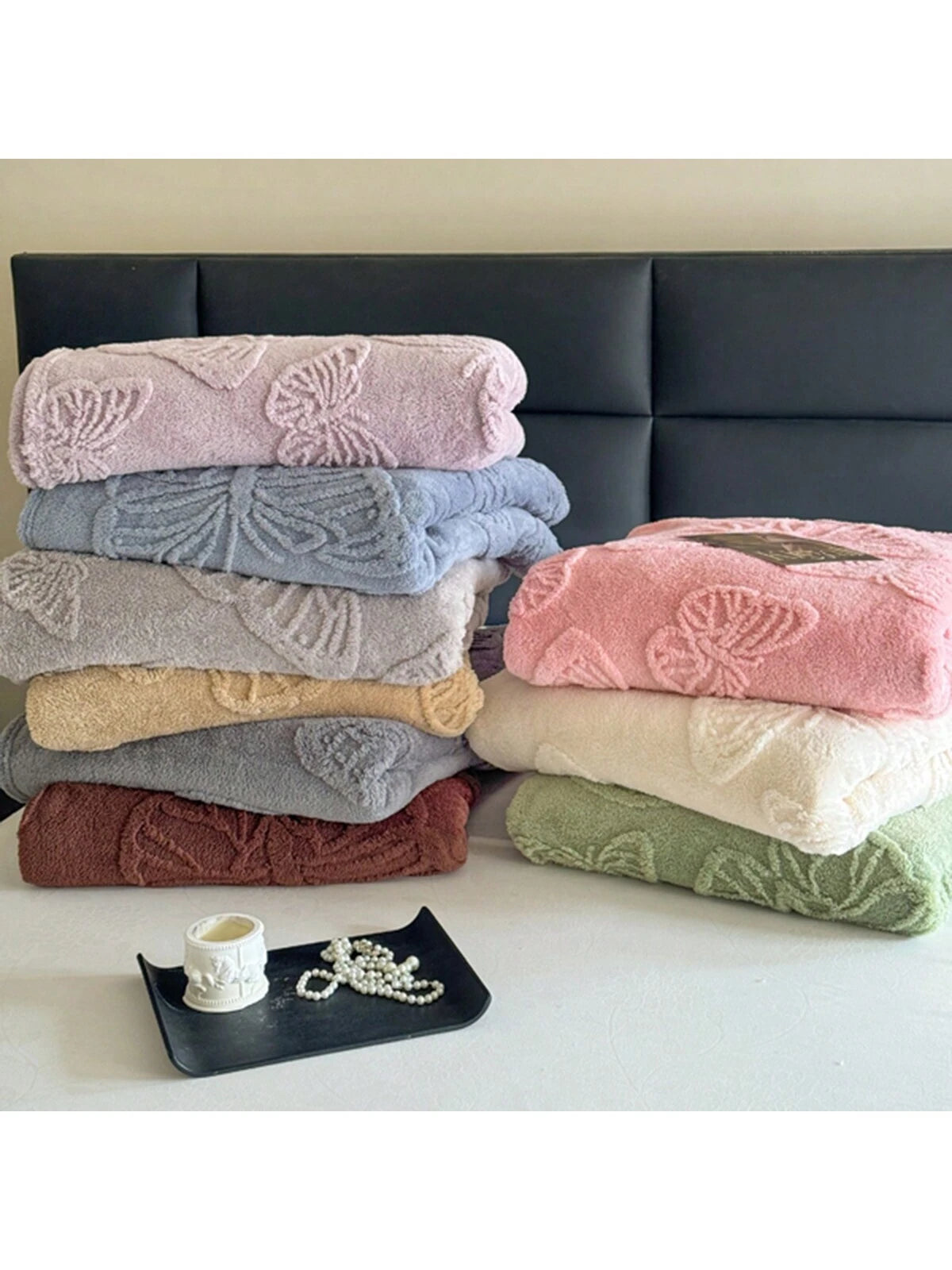 1Pc Super Soft Taffeta Jacquard Solid Color Blanket, Modern Raised Pattern Solid Color Plush Throw Blanket Gift, Suitable for Living Room, Sofa, Bedroom, Machine Washable