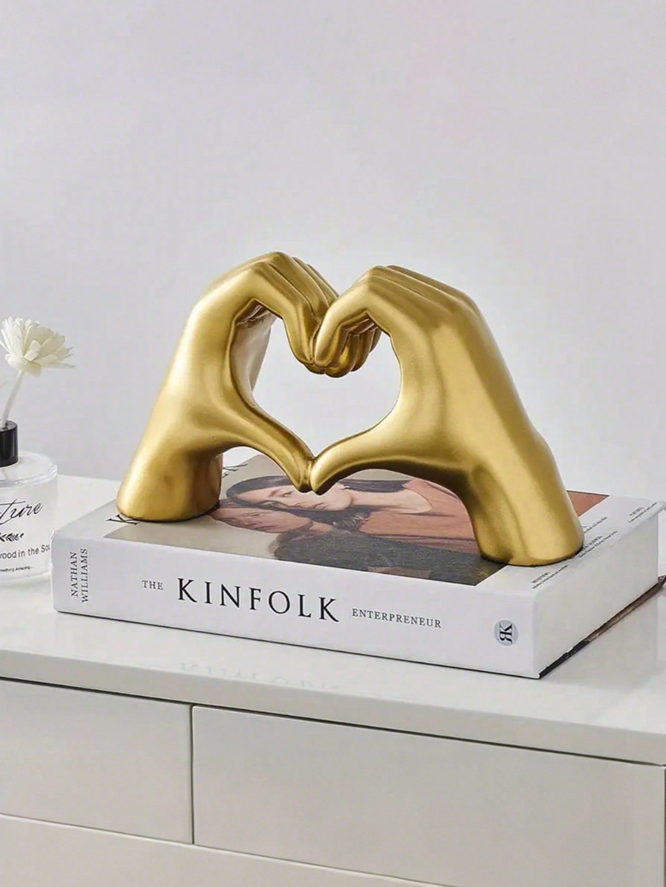 1Pc Resin Love Hands Statue Suitable for Office, Home, Birthday, Wedding, Anniversary, Romantic Desktop Decoration, Art Ornaments Crafts, Home Decor, Room Decor