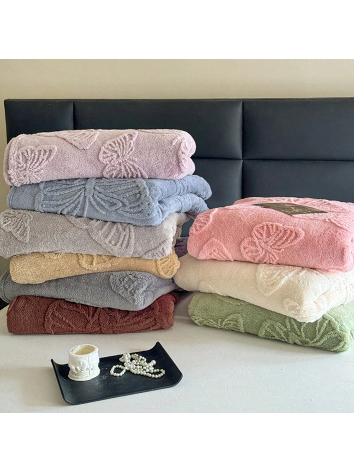 1Pc Super Soft Taffeta Jacquard Solid Color Blanket, Modern Raised Pattern Solid Color Plush Throw Blanket Gift, Suitable for Living Room, Sofa, Bedroom, Machine Washable