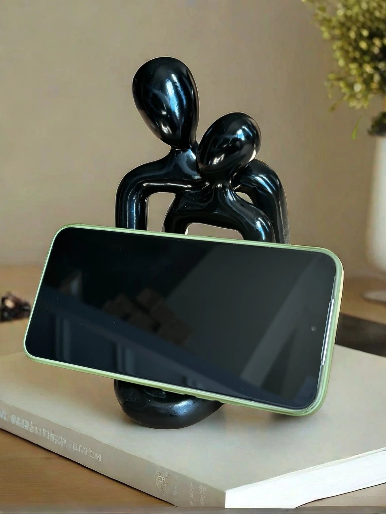 1 Piece Creative Couple Figurines Sculpture Candle Holder for Modern Home Decoration Such as Living Room, Desk, Bedroom Bedside Table, Etc. Anniversary Gift for Mom, Valentine'S Day Gift Halloween Candlestick Decoration Gifts, Christmas Warm Decoration Candlestick Gifts
