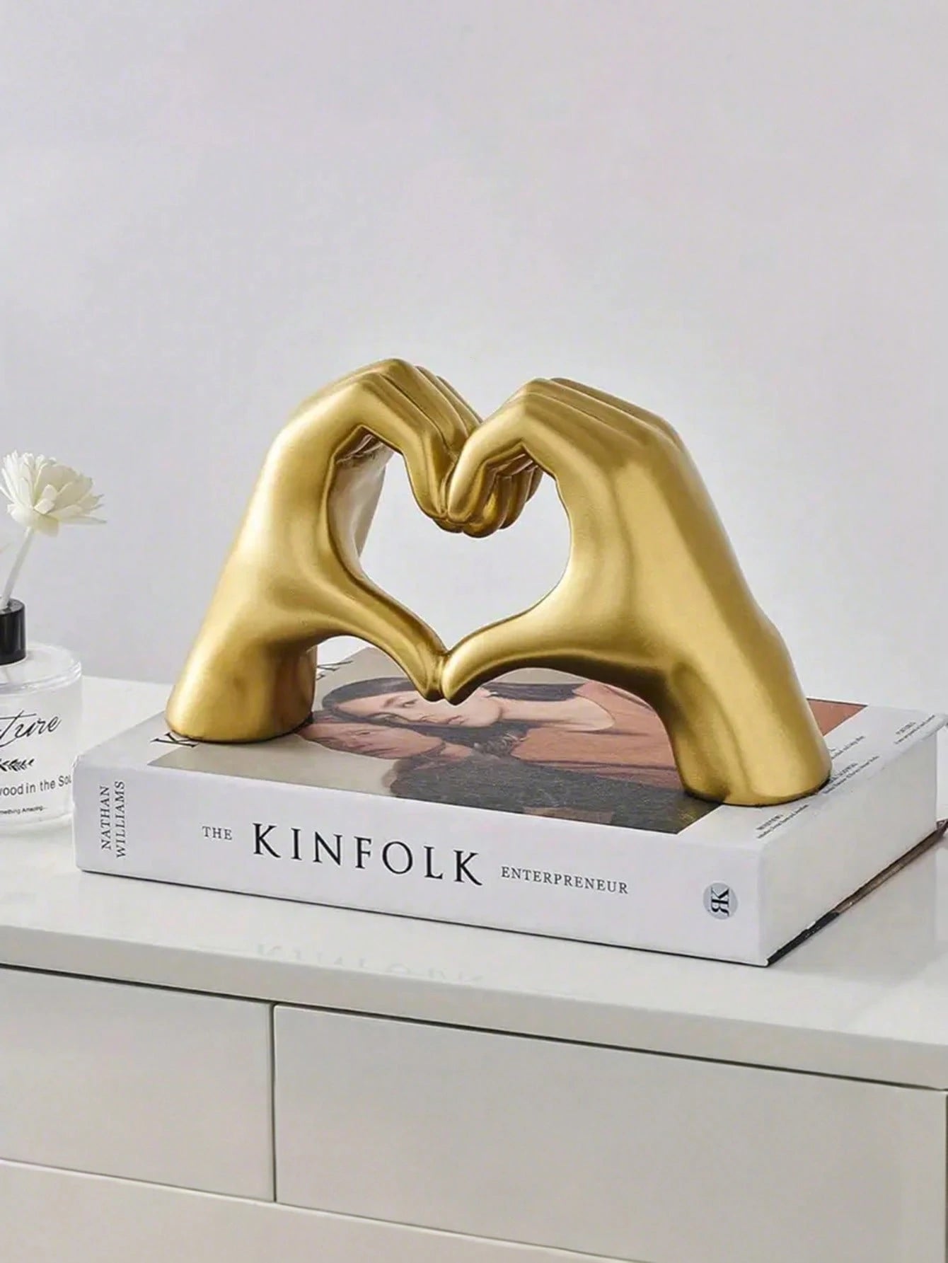 1Pc Resin Love Hands Statue Suitable for Office, Home, Birthday, Wedding, Anniversary, Romantic Desktop Decoration, Art Ornaments Crafts, Home Decor, Room Decor
